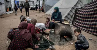 শীতের মধ্যেই বৃষ্টি ও বন্যায় বিপর্যস্ত গাজাবাসী